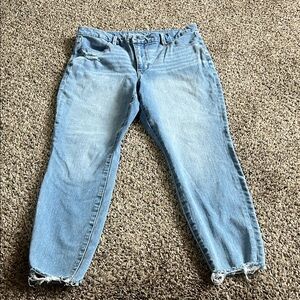 American Eagle Outfitters Light Blue Cropped Jeans Curvy High rise Jegging